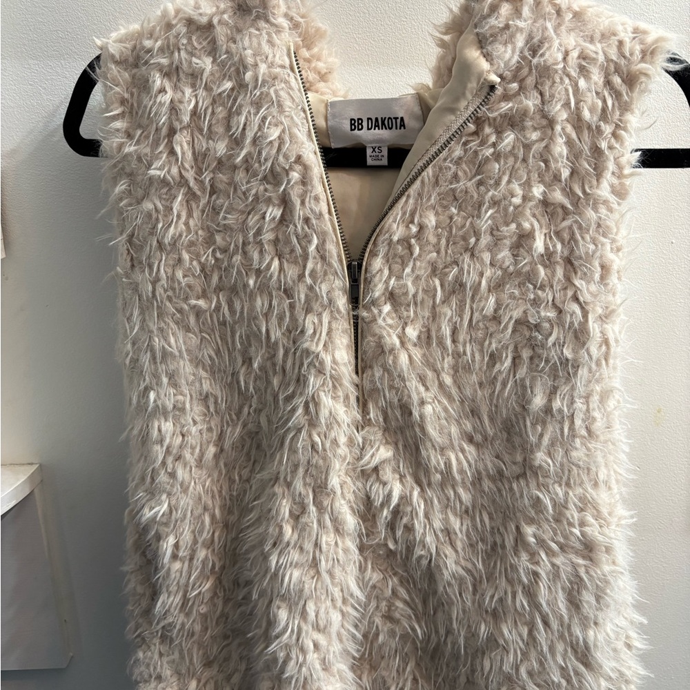 BB Dakota Cream Fuzzy Vest